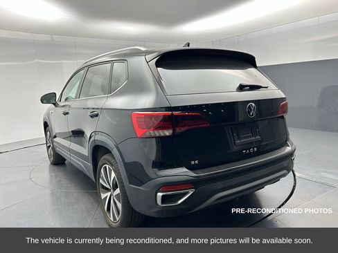 Used 2022 Volkswagen Taos SE image 3