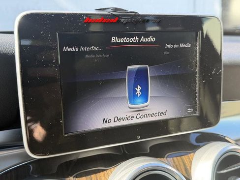 Used 2019 Mercedes-Benz GLC 300 4MATIC image 17