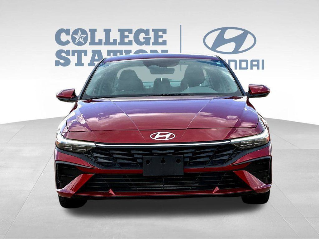 Used 2024 Hyundai Elantra SEL FWD image 4
