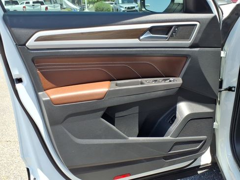 Certified 2023 Volkswagen Atlas SE w/ Panoramic Sunroof Package AWD/4WD image 20