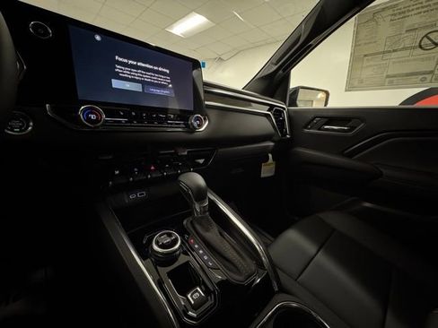 New 2026 GMC Canyon Elevation w/ Convenience Package image 16