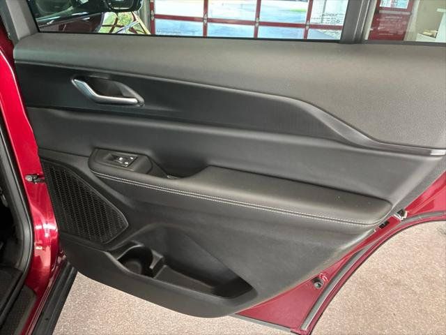 Certified 2025 Jeep Grand Cherokee L Laredo AWD/4WD image 30