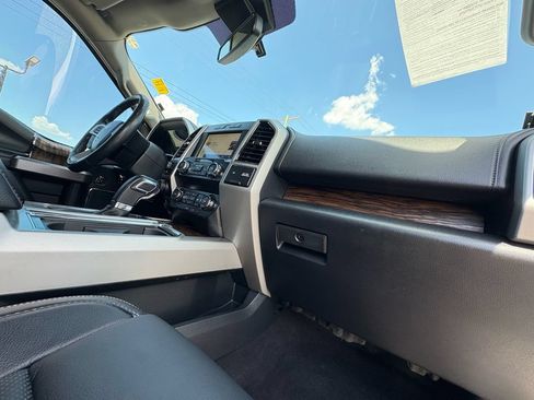 Used 2019 Ford F150 Lariat w/ Equipment Group 501A Mid AWD/4WD image 30