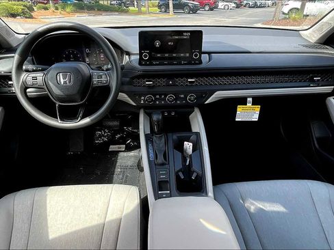 New 2025 Honda Accord SE image 5