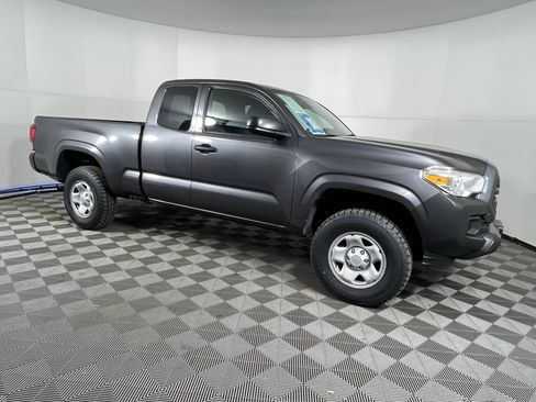 Used 2019 Toyota Tacoma SR image 7