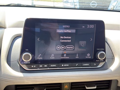 Certified 2025 Nissan Rogue SV AWD/4WD image 18