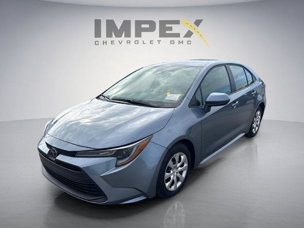 Used 2025 Toyota Corolla LE w/ Convenience Package FWD image 1