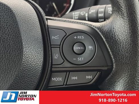 Used 2025 Toyota RAV4 XLE image 30