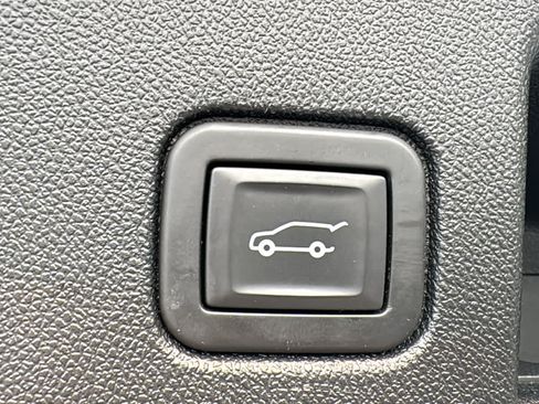 Certified 2020 Chevrolet Equinox LT w/ Midnight Edition AWD/4WD image 32