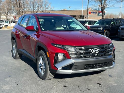 New 2026 Hyundai Tucson SE image 4