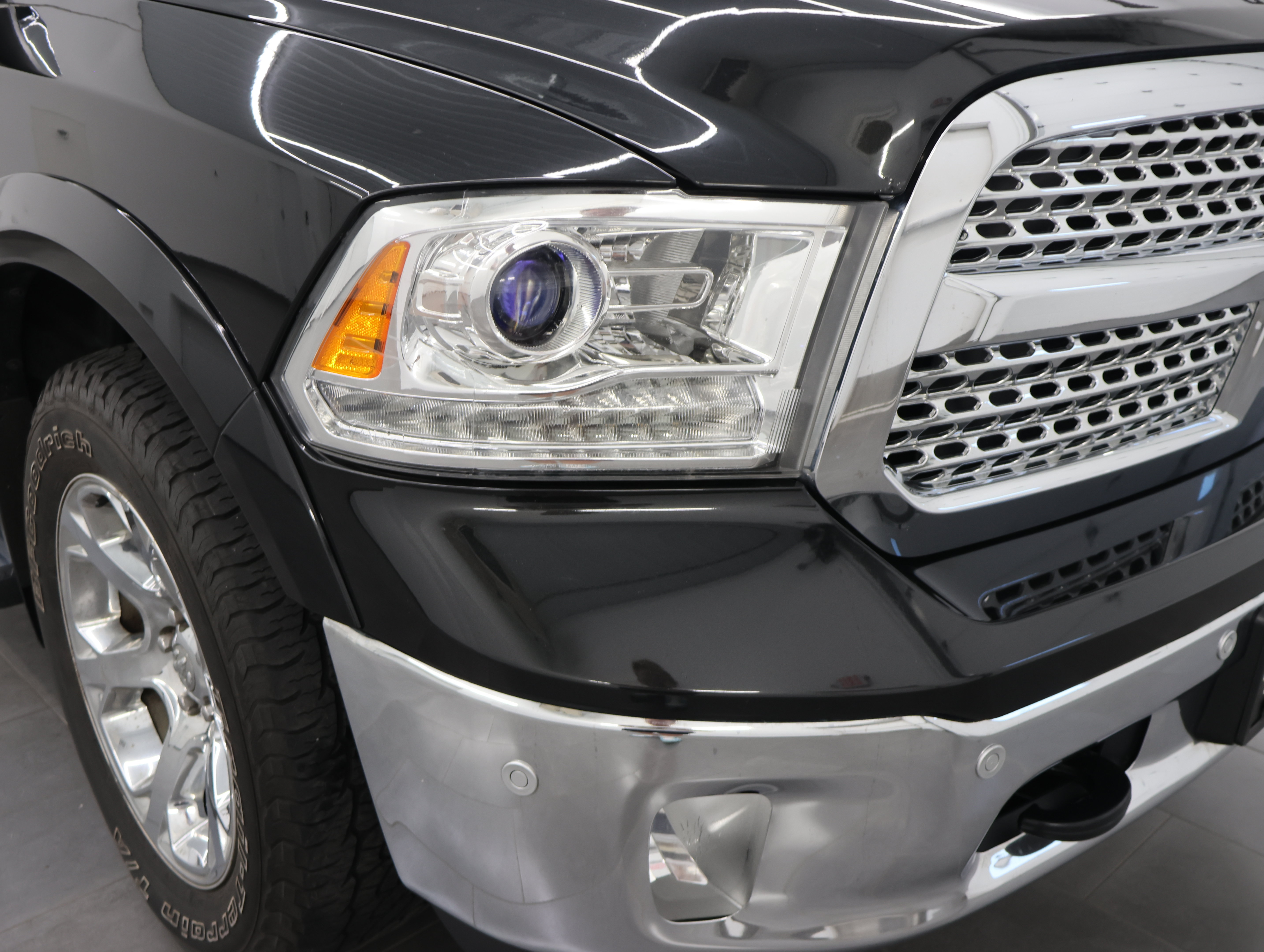 Used 2018 RAM 1500 Laramie w/ Convenience Group AWD/4WD image 24