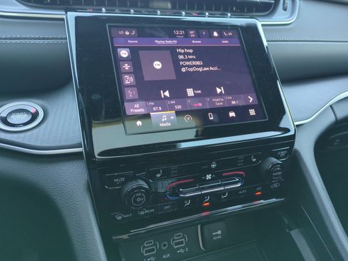 New 2025 Jeep Grand Cherokee Laredo X w/ Luxury Tech Group I image 12