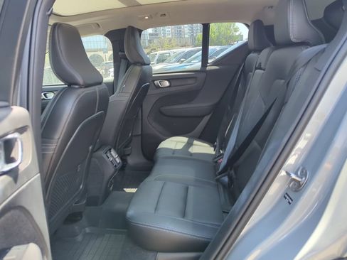 Used 2026 Volvo XC40 B5 Plus AWD/4WD image 9