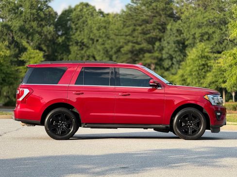 Used 2020 Ford Expedition XLT w/ Equipment Group 201A RWD image 12
