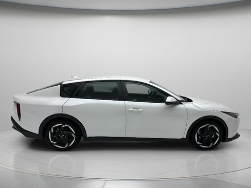 Used 2025 Kia K4 EX FWD image 6