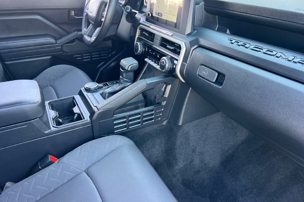 Certified 2026 Toyota Tacoma SR w/ SR Upgrade Package AWD/4WD image 18