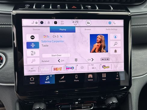 New 2025 Jeep Grand Cherokee L Limited w/ Black Appearance Package image 21