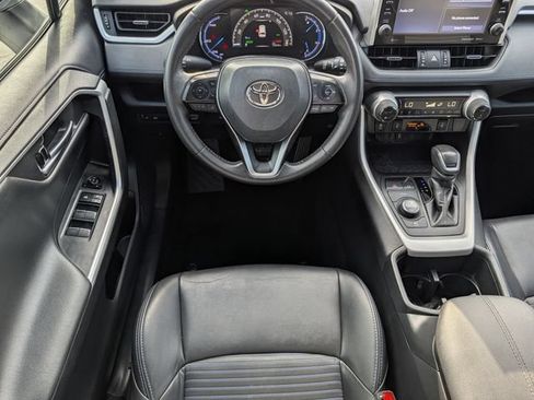 Used 2022 Toyota RAV4 XSE AWD/4WD image 12