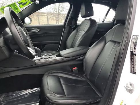 Used 2023 Alfa Romeo Giulia Ti AWD/4WD image 11