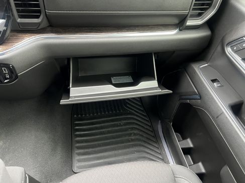 Used 2024 GMC Sierra 1500 SLE image 32