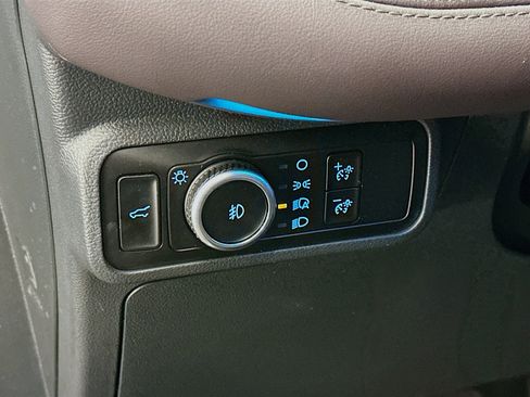 Used 2025 Ford Explorer Platinum w/ LUX Leather Package image 17