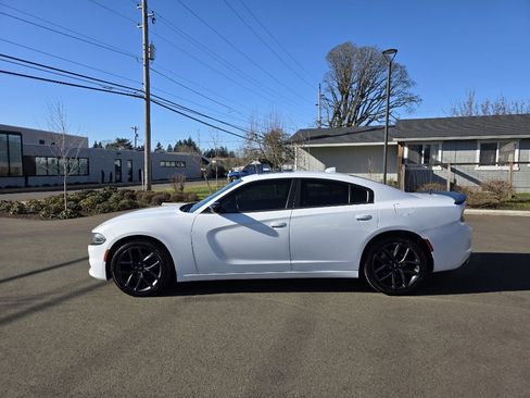 Used 2019 Dodge Charger SXT w/ Plus Group image 8