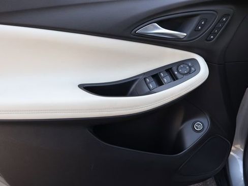 Used 2023 Buick Encore GX Essence w/ Experience Buick Package FWD image 12