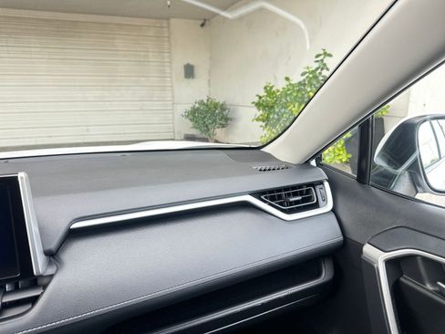 Used 2025 Toyota RAV4 XLE image 35