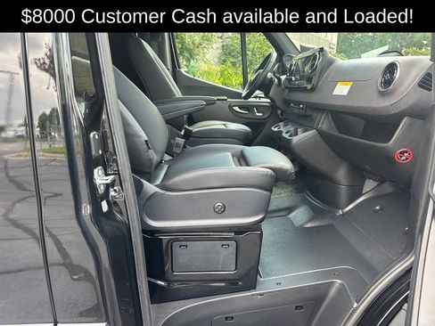 Used 2025 Mercedes-Benz Sprinter 2500 image 14