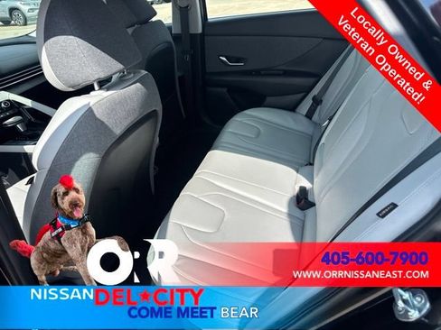 Used 2025 Hyundai Elantra Limited FWD image 10