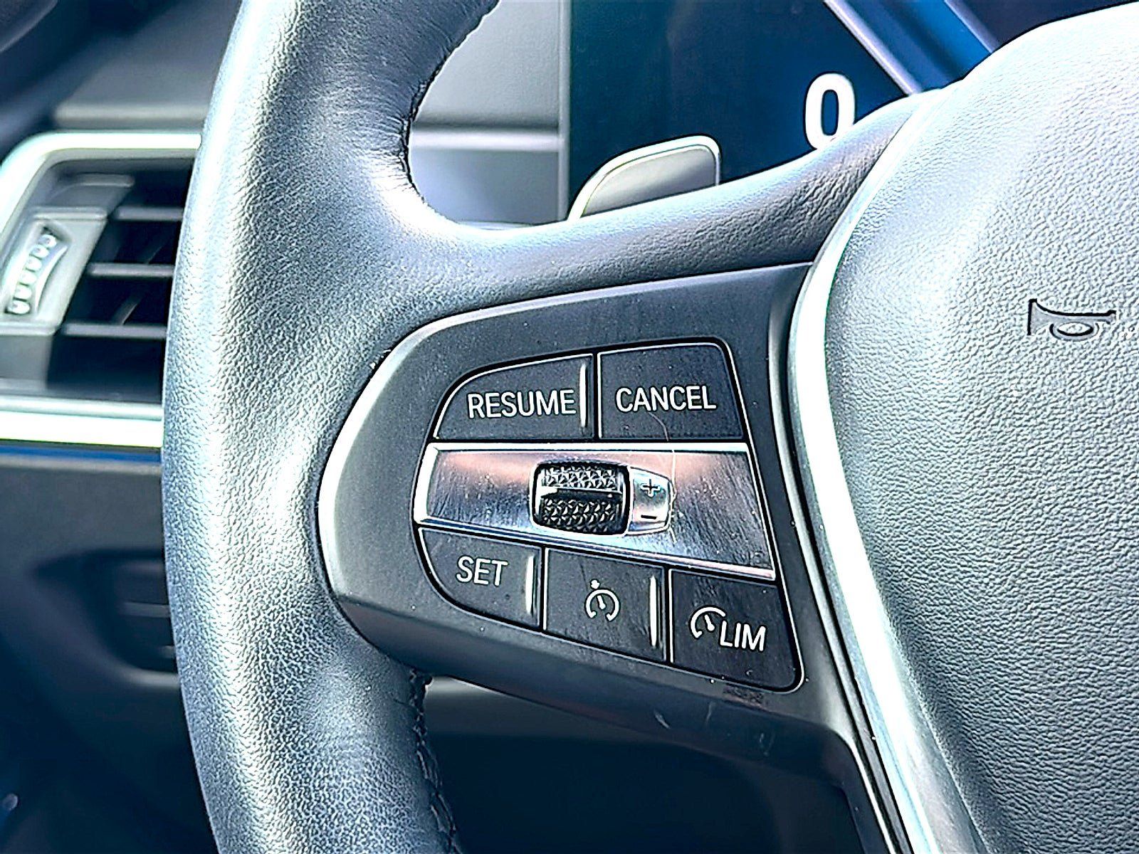 Used 2024 BMW 330i Sedan w/ Premium Package RWD image 31