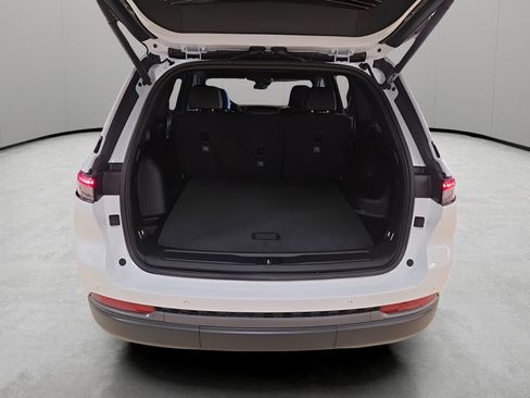 New 2026 Jeep Grand Cherokee Altitude AWD/4WD image 24