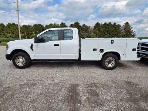 Used 2021 Ford F250 XL w/ Power Equipment Group RWD image 5