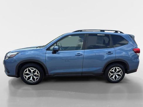 Used 2024 Subaru Forester Premium AWD/4WD image 2