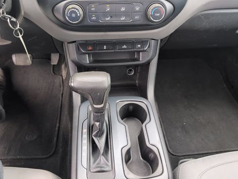 Used 2018 Chevrolet Colorado W/T w/ WT Convenience Package AWD/4WD image 9