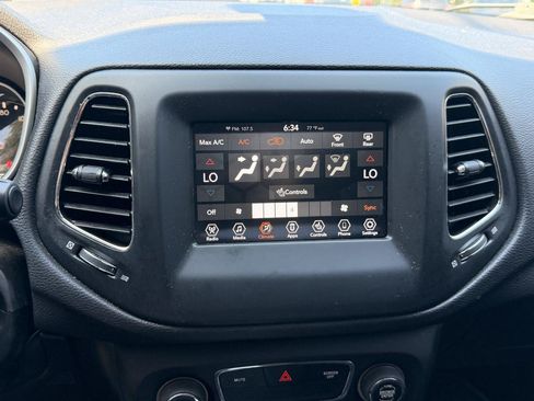 Used 2020 Jeep Compass Latitude w/ Cold Weather Group AWD/4WD image 28