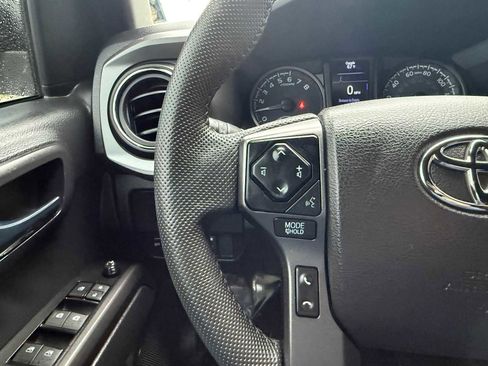 Used 2022 Toyota Tacoma TRD Sport image 23