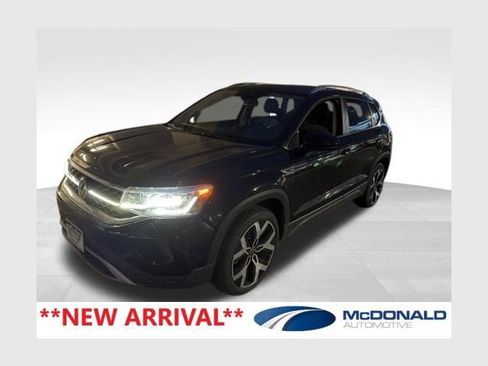 Used 2022 Volkswagen Taos SEL image 1