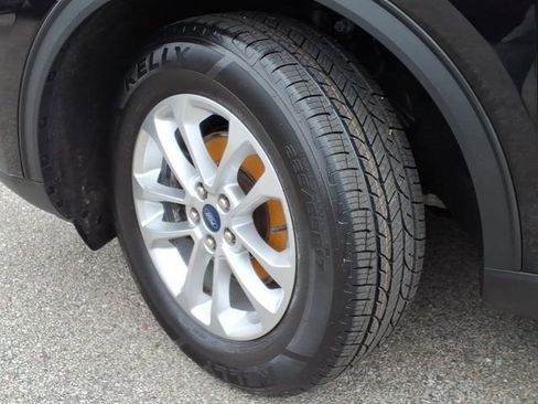 Used 2022 Ford Escape SE w/ Cold Weather Package AWD/4WD image 8