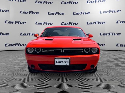 Used 2022 Dodge Challenger SXT RWD image 9