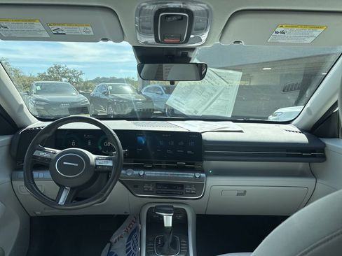 Used 2025 Hyundai Kona SEL image 18