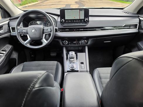 Used 2024 Mitsubishi Outlander SE AWD/4WD image 11