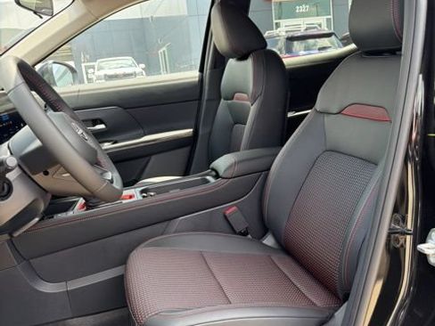 Used 2026 Nissan Kicks SR w/ Cold Weather Package FWD image 8