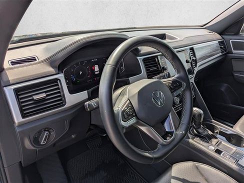 Used 2023 Volkswagen Atlas Cross Sport SE FWD image 12