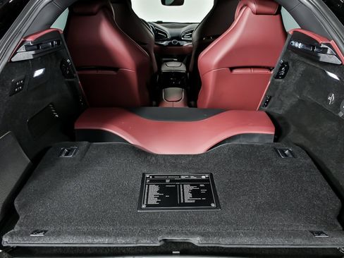 Used 2024 Ferrari Purosangue image 25