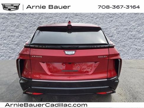 New 2025 Cadillac Lyriq Luxury image 9