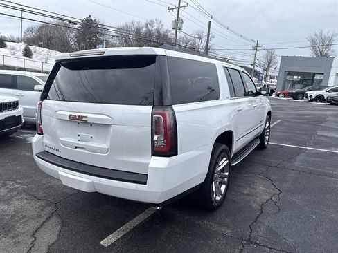 Used 2018 GMC Yukon XL SLT w/ Premium Edition image 6
