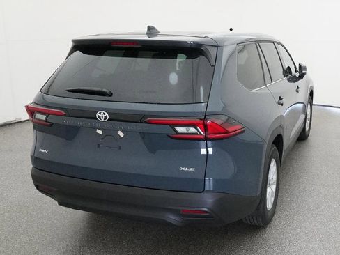 New 2026 Toyota Grand Highlander XLE FWD image 8