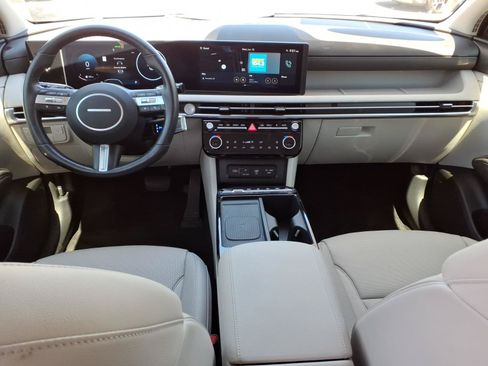 Certified 2025 Hyundai Tucson Limited FWD image 19