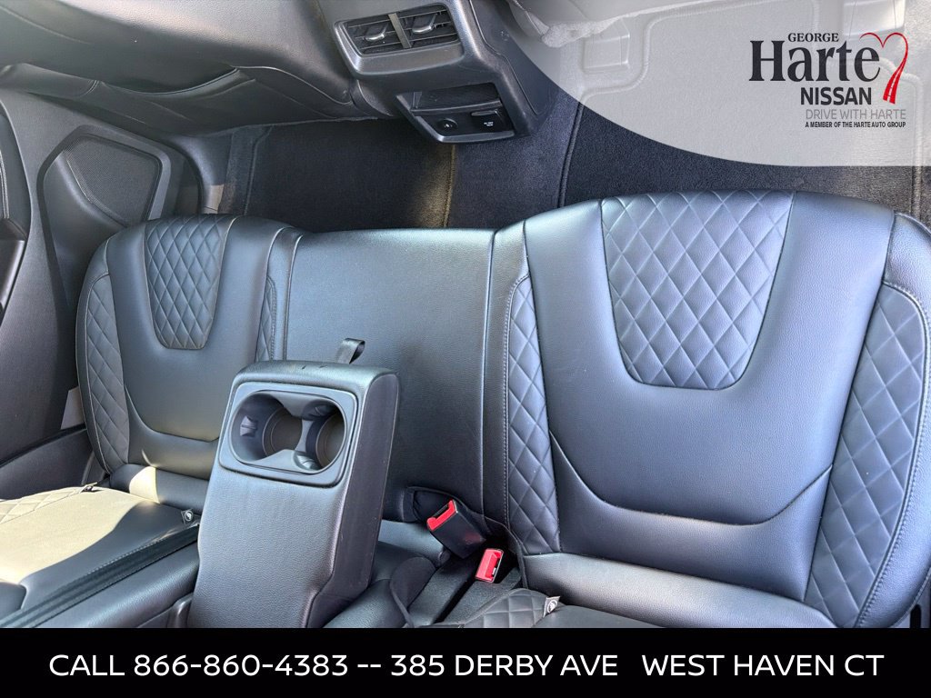 Used 2024 Ford Edge Titanium AWD/4WD image 29